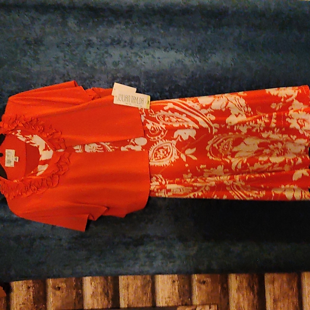 Julian Taylor, 18W, Red